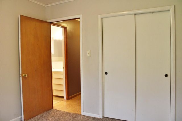 1630 Montezuma Street, Columbus, TX 78934