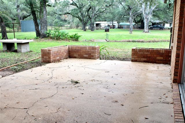 1630 Montezuma Street, Columbus, TX 78934