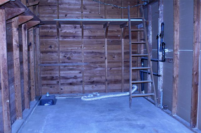 1630 Montezuma Street, Columbus, TX 78934