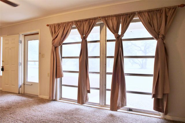 1630 Montezuma Street, Columbus, TX 78934