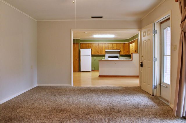 1630 Montezuma Street, Columbus, TX 78934