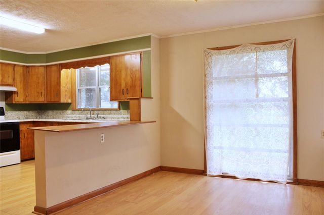 1630 Montezuma Street, Columbus, TX 78934