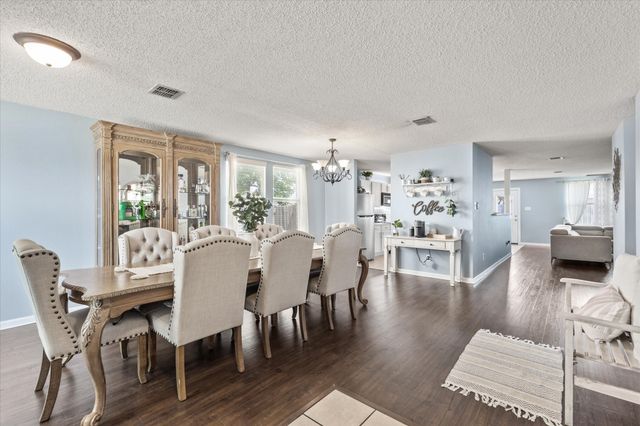 2136 Edgewood Drive, Grand Prairie, TX 75052