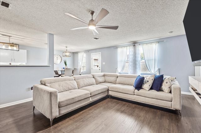 2136 Edgewood Drive, Grand Prairie, TX 75052