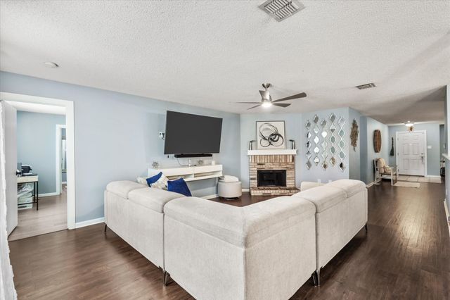 2136 Edgewood Drive, Grand Prairie, TX 75052