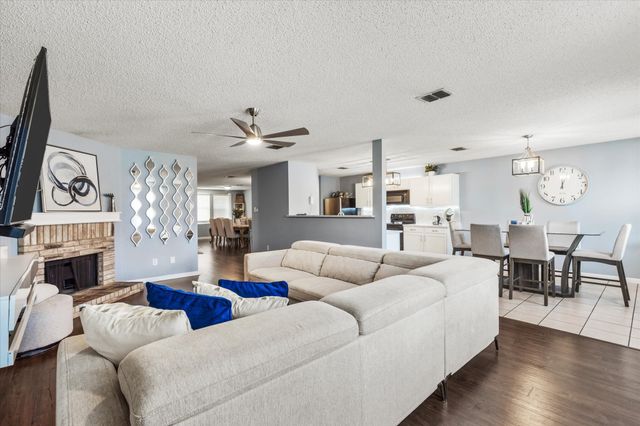 2136 Edgewood Drive, Grand Prairie, TX 75052