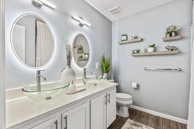 2136 Edgewood Drive, Grand Prairie, TX 75052