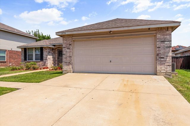 2136 Edgewood Drive, Grand Prairie, TX 75052