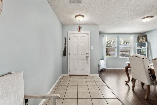 2136 Edgewood Drive, Grand Prairie, TX 75052