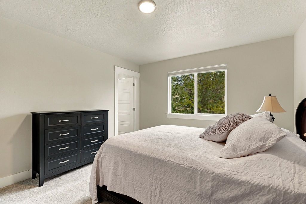 728 E Canterbury Ln, Colbert, WA 99005 photo 5