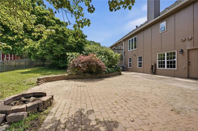 12104 E 78th Terrace, Kansas City, MO 64138