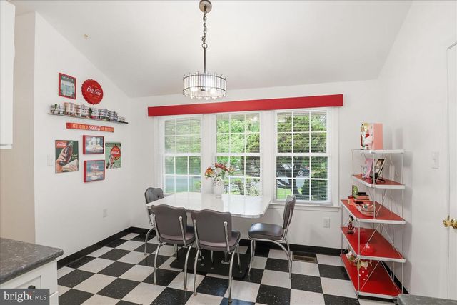 5967 NEW ENGLAND WOODS DR, Burke, VA 22015