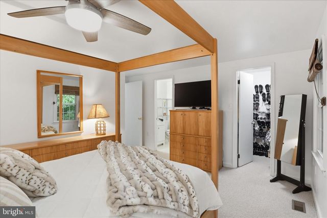 5967 NEW ENGLAND WOODS DR, Burke, VA 22015