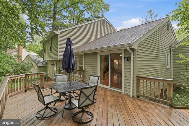 5967 NEW ENGLAND WOODS DR, Burke, VA 22015