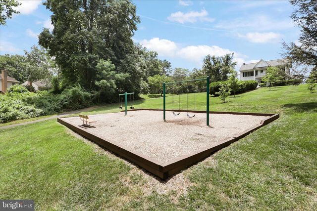 5967 NEW ENGLAND WOODS DR, Burke, VA 22015