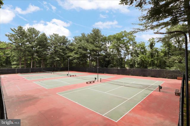 5967 NEW ENGLAND WOODS DR, Burke, VA 22015