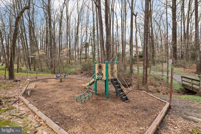 5967 NEW ENGLAND WOODS DR, Burke, VA 22015