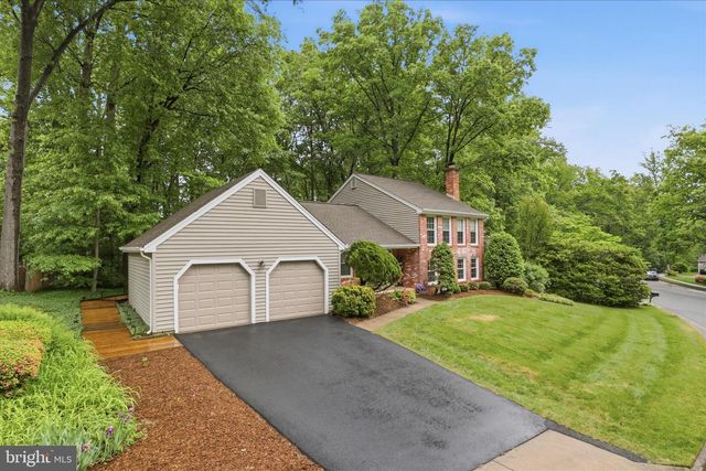 5967 NEW ENGLAND WOODS DR, Burke, VA 22015