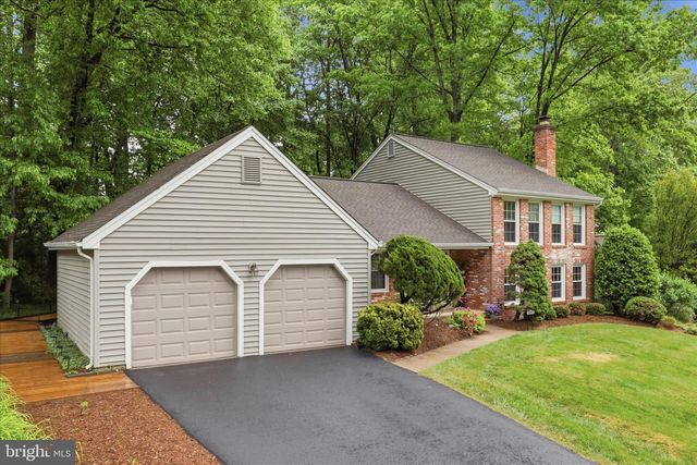 5967 NEW ENGLAND WOODS DR, Burke, VA 22015