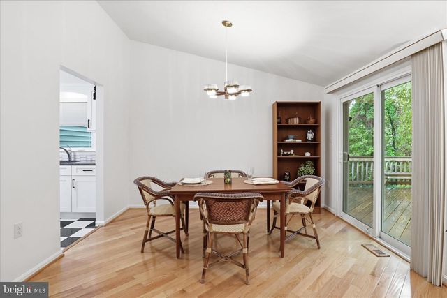 5967 NEW ENGLAND WOODS DR, Burke, VA 22015
