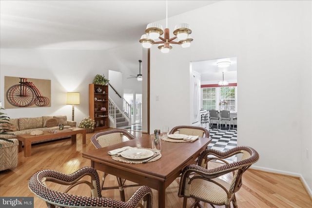 5967 NEW ENGLAND WOODS DR, Burke, VA 22015