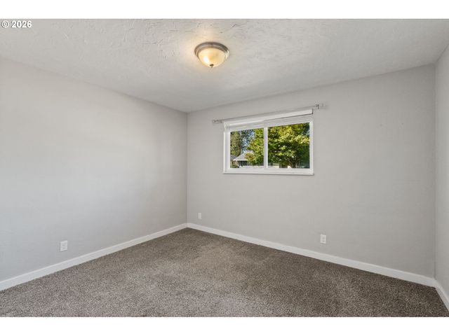 3660 MAHLON Ave, Eugene, OR 97401