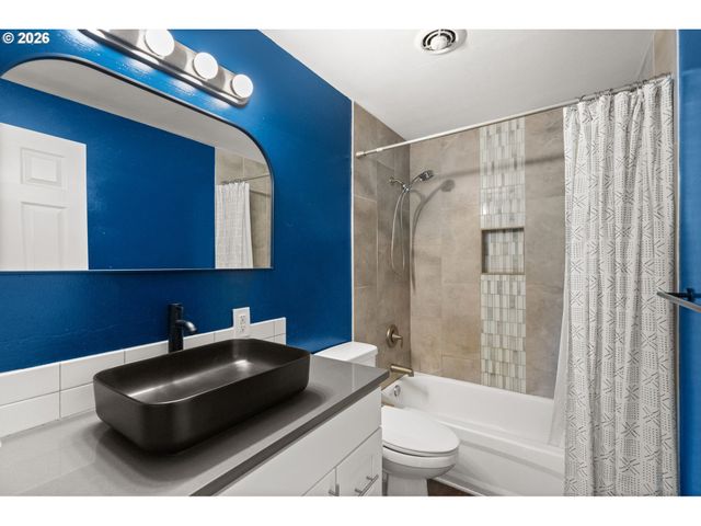 3660 MAHLON Ave, Eugene, OR 97401