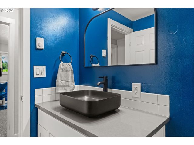 3660 MAHLON Ave, Eugene, OR 97401