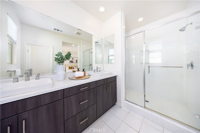 222 Harringay, Irvine, CA 92618