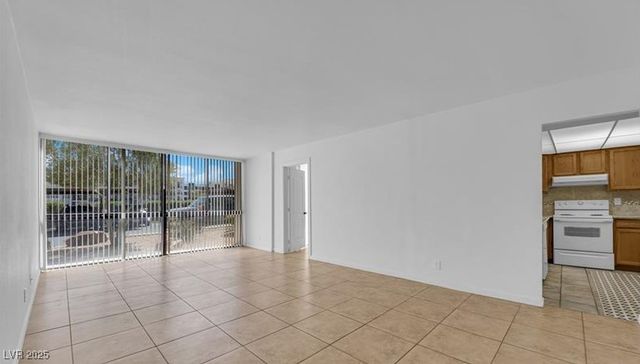 3930 University Center Drive 106, Las Vegas, NV 89119