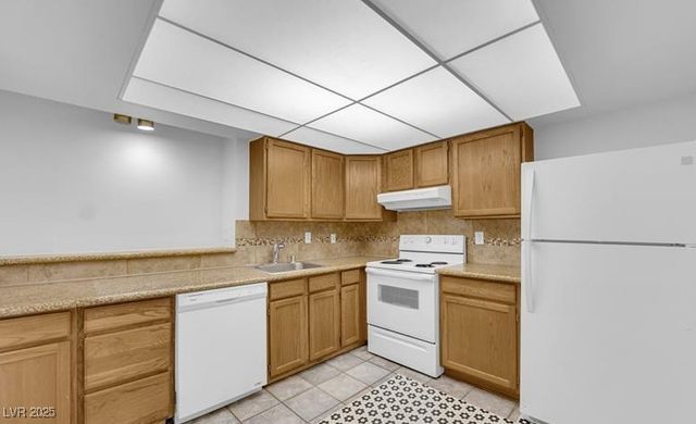 3930 University Center Drive 106, Las Vegas, NV 89119