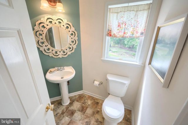 2251 TALL OAKS LN, York, PA 17406