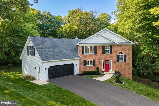 2251 TALL OAKS LN, York, PA 17406
