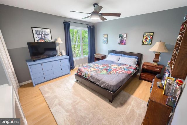 2251 TALL OAKS LN, York, PA 17406