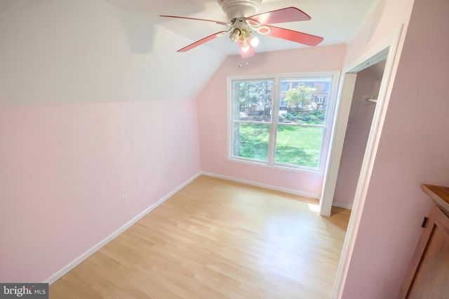 2251 TALL OAKS LN, York, PA 17406
