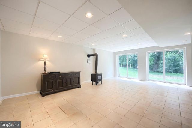 2251 TALL OAKS LN, York, PA 17406