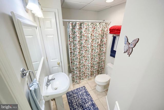 2251 TALL OAKS LN, York, PA 17406