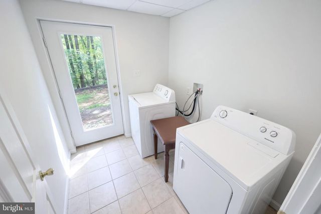 2251 TALL OAKS LN, York, PA 17406