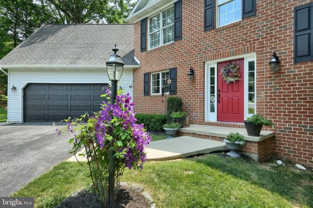 2251 TALL OAKS LN, York, PA 17406