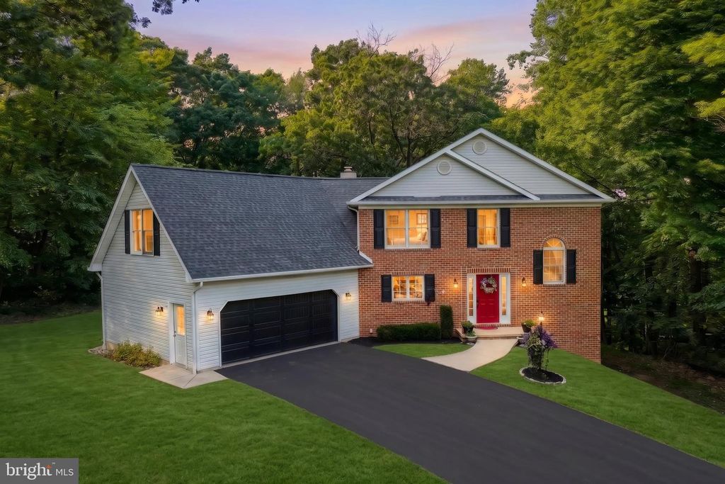 2251 TALL OAKS LN, York, PA 17406