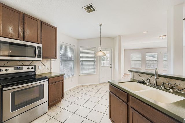 302 Floating Leaf DR, Hutto, TX 78634