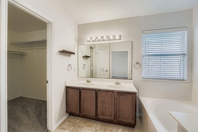 302 Floating Leaf DR, Hutto, TX 78634