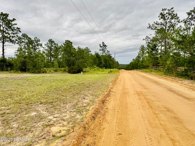 410 LILY Trail, Interlachen, FL 32148