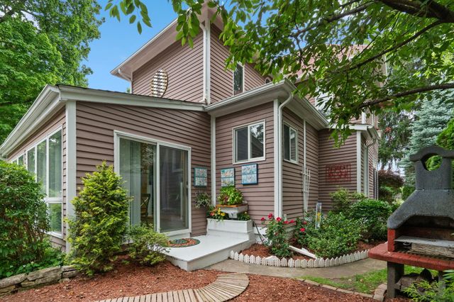 702 Indiana Avenue, Valparaiso, IN 46383