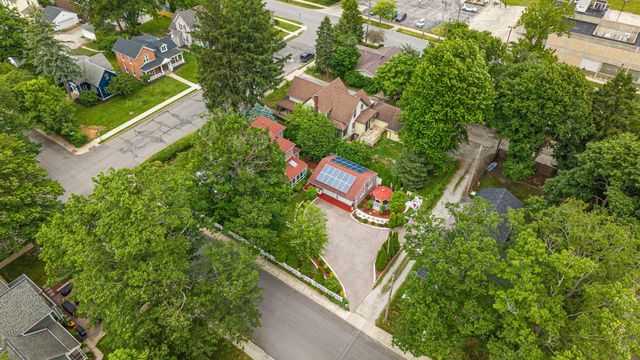 702 Indiana Avenue, Valparaiso, IN 46383