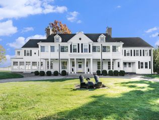 19123 Parke Lane, Grosse Ile Twp, MI 48138