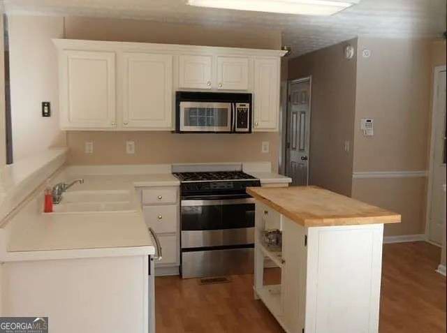 1402 PICKETS Court SE, Conyers, GA 30013