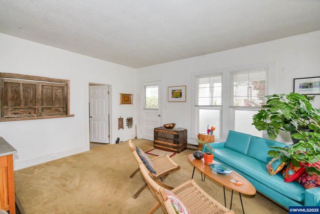 345 E First St, Yamhill, OR 97148