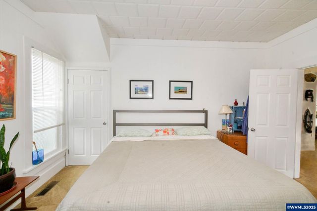 345 E First St, Yamhill, OR 97148