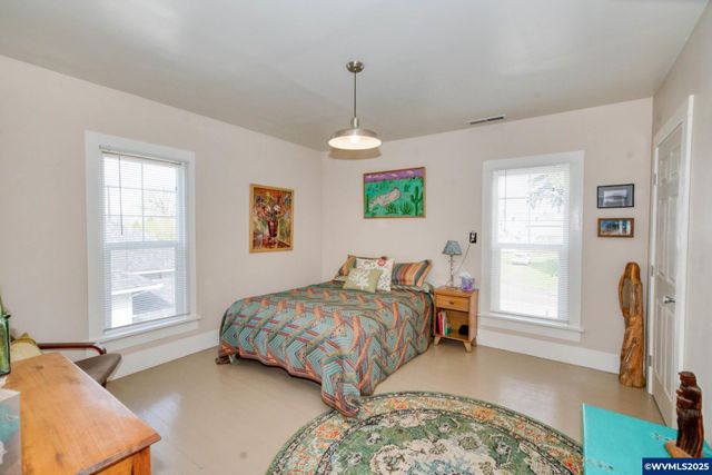 345 E First St, Yamhill, OR 97148